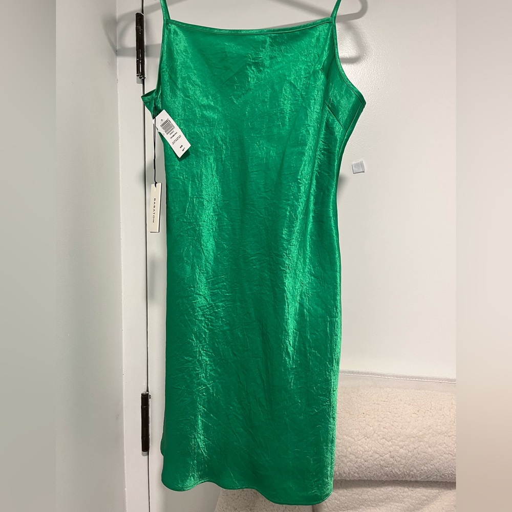 ✨Aritzia Babaton Romero Dress Gloss Green BNWT🌿